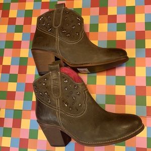 SuperDry boots! Size 37 (us 6)